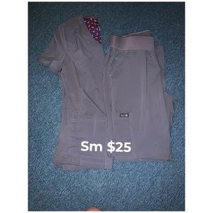 Koi scrub set size small.